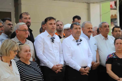 Bayındır’da CHP’den toplu istifa: Belediye Başkanı Sakarsu ve partililer Yeni Parti’ye katıldı
