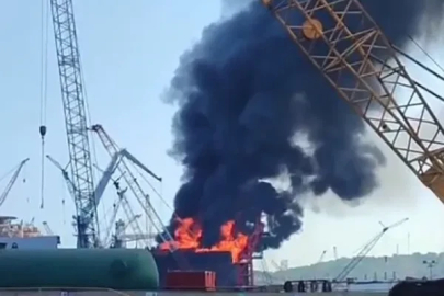 İzmir’de yakıt tankerinde korkutan yangın
