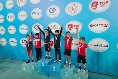 Aydınlı minik güreşçiler Türkiye Şampiyonası’ndan madalyayla döndü
