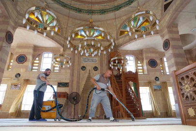 Akdeniz’de ibadethaneler düzenli olarak dezenfekte ediliyor
