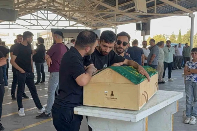 Havuzda hayatını kaybeden minik Kadir, Gaziantep’te son yolculuğuna uğurlandı
