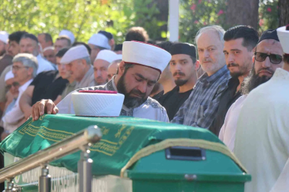 Feci kazada ölen hafızın cenaze namazını imam olan babası kıldırdı
