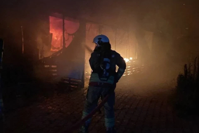 Antakya’da konteyner alevlere teslim oldu
