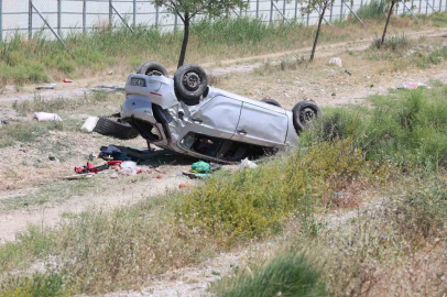 Takla atan otomobildeki 8 yaşındaki çocuk öldü, anne, baba ve kardeşi yaralandı
