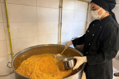 Karabük Belediyesinden her gün 430 kişiye sıcak yemek desteği
