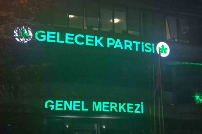 Ahmet Davutoğlu, Gelecek Partisi’nin siyasi faaliyetlerini sonlandırma kararı aldıklarını duyurdu
