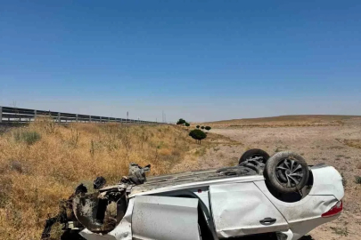 Bariyerlere çarpan otomobil takla attı: 5 yaralı

