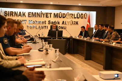 Şırnak’ta güvenlik zirvesi: Huzur için yeni yol haritası belirlendi
