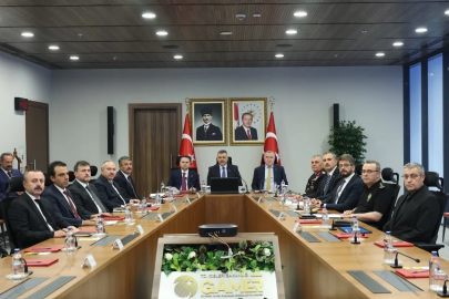 Üç bakan ‘Spor Güvenliği Değerlendirme’ toplantısında bir araya geldi
