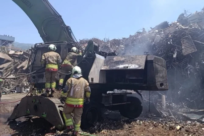 İskenderun’da iş makinesi yangını yaşandı
