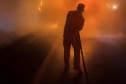 Balıkesir’deki yangına desteğe giden Bolu ekibi, Bursa’da alev alan kamyoneti söndürdü