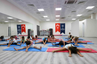 Aydın Büyükşehir’in yaz etkinliklerinde çocuklar jimnastikle gelişiyor

