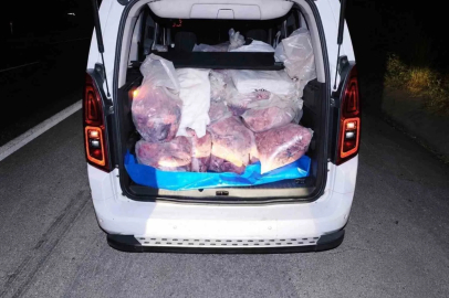 Mersin’de 877 kilogram kaçak sakatat ele geçirildi
