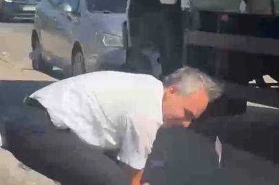 Deste deste paralar yola saçıldı, trafik tamamen durdu
