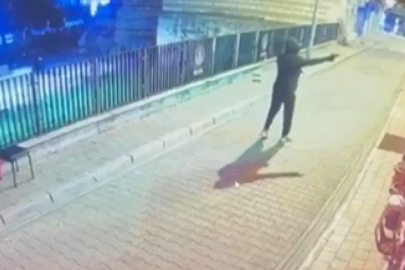 Fatih’te kamufle olup iş yerine kurşun yağdırdı, o anlar kamerada
