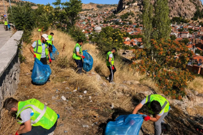 Toplanan çöpler vatandaşların çevre konusundaki duyarsızlığını gözler önüne serdi
