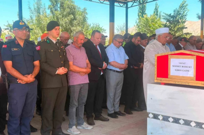 Vefat eden Kıbrıs gazisi toprağa verildi
