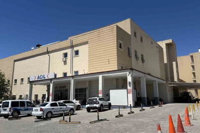 Siverek’te otomobil traktöre çarptı: 4 yaralı
