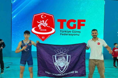 Afyonkarahisarlı güreşçi’den büyük başarı
