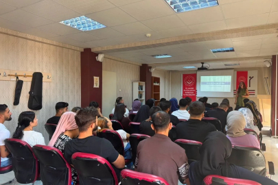 Adana’da evlilik yolundaki çiftler eğitim programında buluştu

