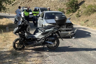 Alçılı koluyla kullandığı motosikletle kaza yaptı
