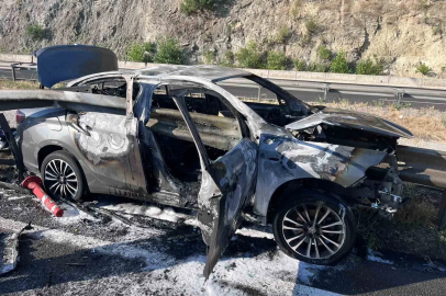 Bilecik’te otomobil bariyere çarpıp alev aldı: 3 astsubay yaralandı
