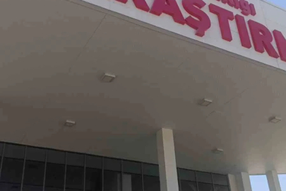 "Bütün gazeteciler gelsin" diyerek intihara kalkışan şahsı "Karpuz keselim gel" diyerek çatıdan indirdiler
