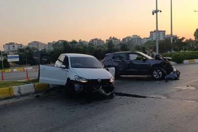Aydın’da otomobille çarpışan araç refüje çıktı: 1 yaralı
