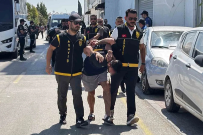 Adana’daki kadın cinayetinde 13 tutuklama: Katil zanlısı İstanbul’da petshopta yakalandı
