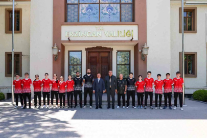 Milli badmintoncular Avrupa Şampiyonası öncesi Erzincan’da kampta
