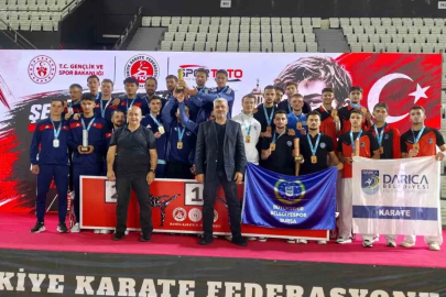 Büyükşehir sporcuları madalyaları topluyor
