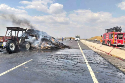 Saman balyası yüklü römork alev alev yandı, traktör kullanılamaz hale geldi
