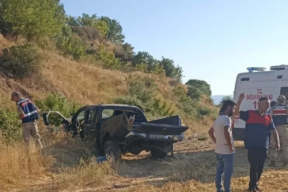 Palu’da kamyonet  şarampole yuvarlandı: 2 yaralı
