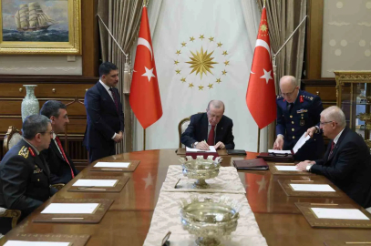 Cumhurbaşkanı Erdoğan: "Yüksek Askerî Şûrada aldığımız kararlar ülkemiz, milletimiz ve kahraman ordumuz için hayırlara vesile olsun"
