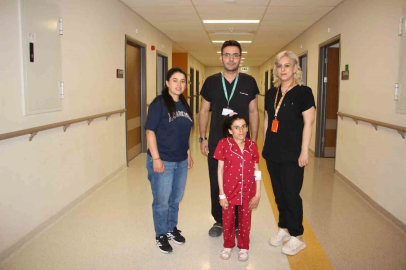 Omurga eğriliği olan hastanın Supin Ultra-Mini PNL yöntemiyle böbreğindeki taşlar alındı
