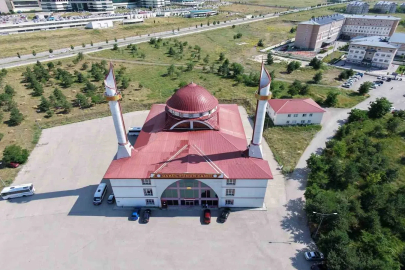 Erzurum’un divit kalem minareli camisi görenleri hayran bırakıyor
