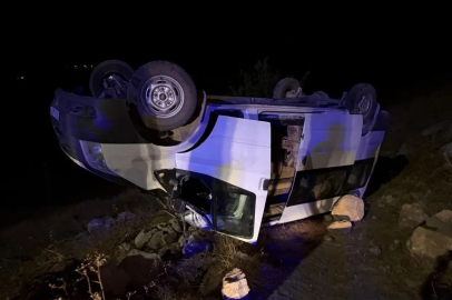 Batman’da minibüs şarampole yuvarlandı: 5 yaralı
