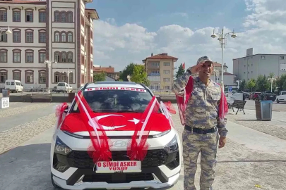 Askerlik hayalini temsili eğlence ile gerçeğe dönüştürdüler
