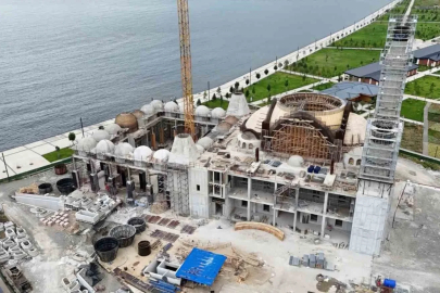 Recep Tayyip Erdoğan Camii hızla yükseliyor
