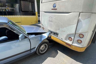 Karaman’da otomobil halk otobüsüne çarptı: 1 yaralı
