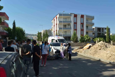 Otomobil ile motosiklet çarpıştı: 2 yaralı
