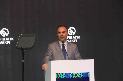 Bakan Kacır: "Sanayi devriminden bu yana yaklaşık 1,5 derece ısınan yerküre, bugün alarm veriyor"
