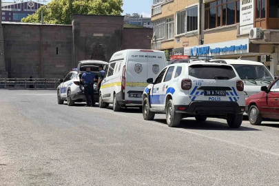 Vakfın kapısına kurşun yağdırdı
