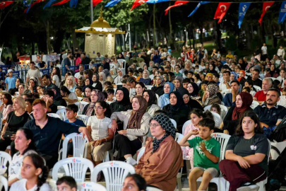 Esenler Belediyesi vatandaşları yazlık sinemada buluşturuyor
