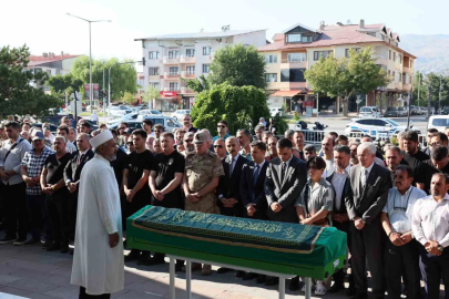 Şehit babası Mehmet Zengin son yolculuğuna uğurlandı
