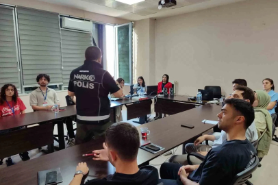 Kütahya Emniyeti’nden uyuşturucuyla mücadelede farkındalık eğitimleri
