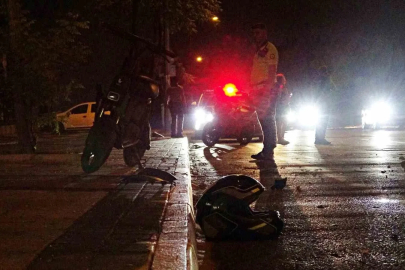 Antalya’da feci kaza: Yayaya çarpan motosikletli hayatını kaybetti
