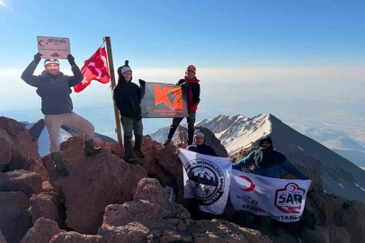 Âşık Seyrânî için Erciyes’in zirvesine anlamlı tırmanış
