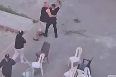 Taziye evinde husumetlilerini tabancayla kovaladı
