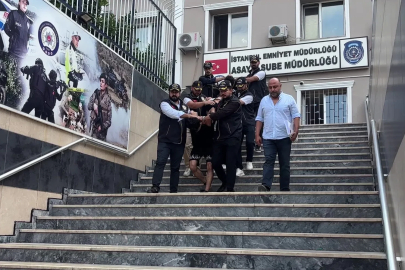 Fatih’te 19 yaşındaki gencin hayatını kaybettiği kavgaya ilişkin gözaltına alınan 8 şüpheli adliyeye sevk edildi
